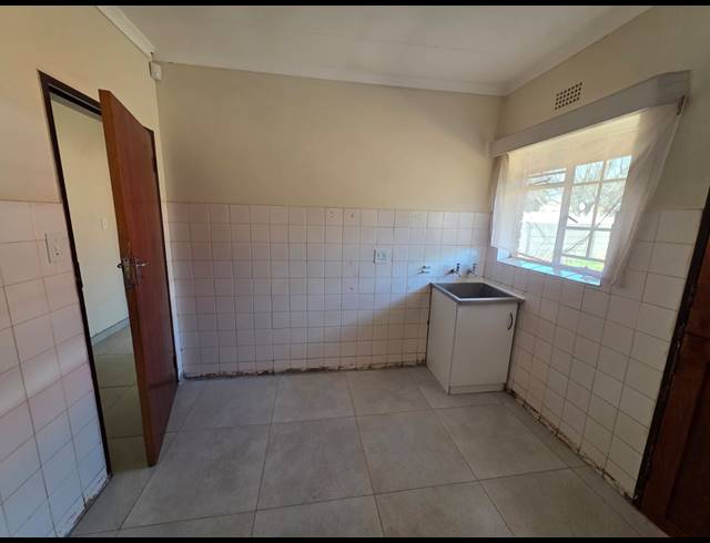 4 BEDROOM HOUSE TO LET IN VAALPARK